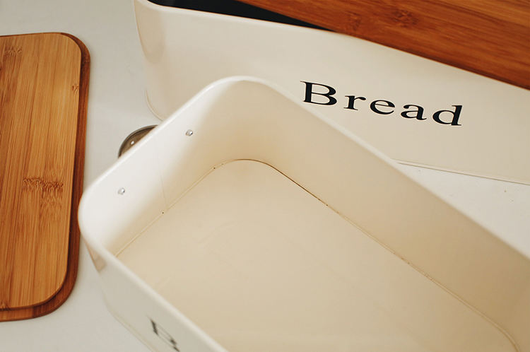 container for bread