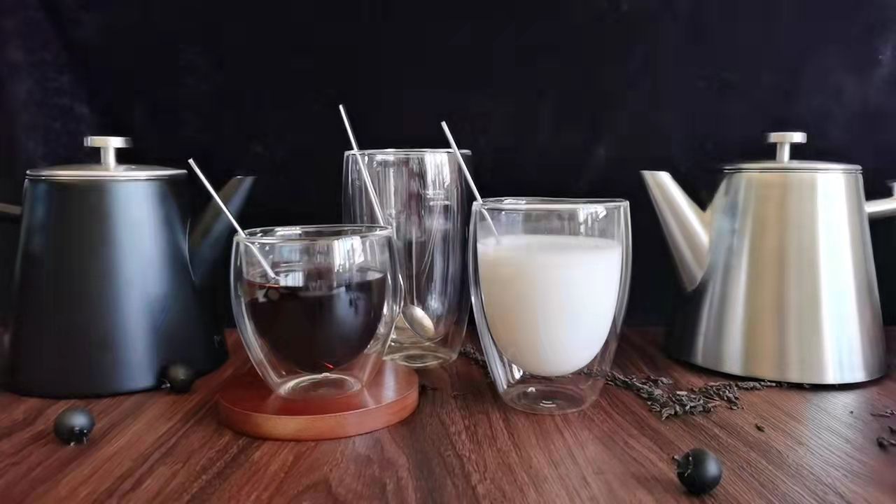 ceramic tea pots
