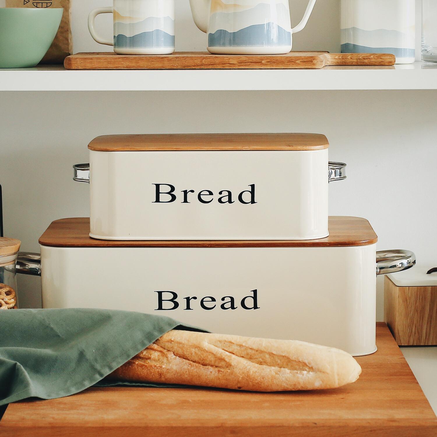 container for bread